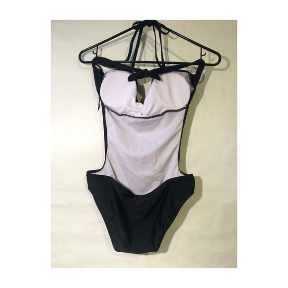 One piece bathing suit - Picture 2 of 2